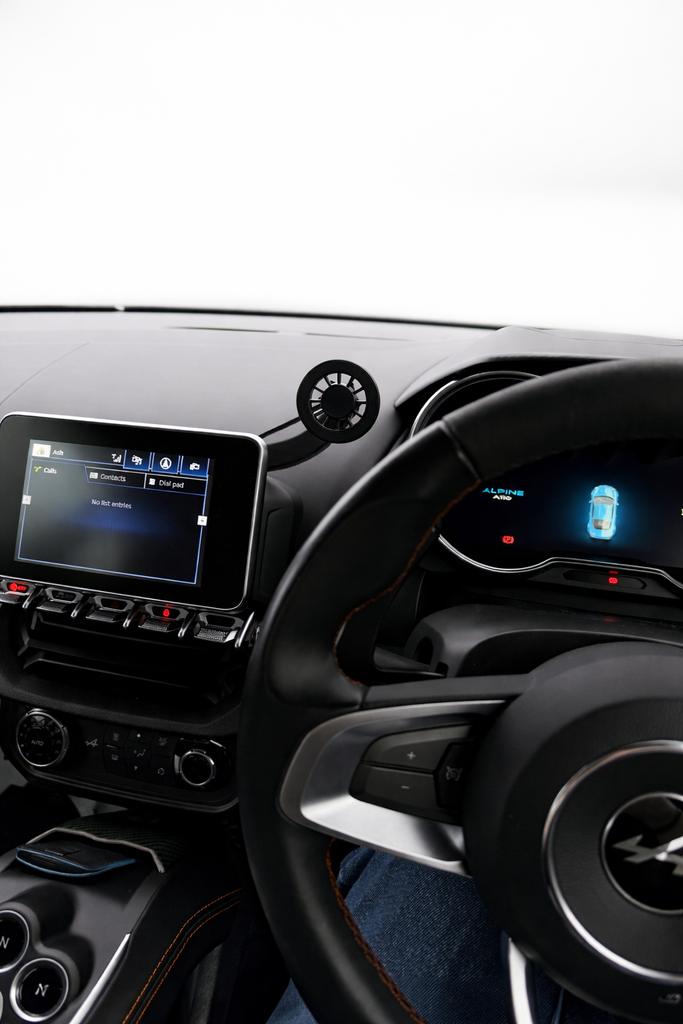 Alpine A110 Mag Safe Dashboard Phone Mount